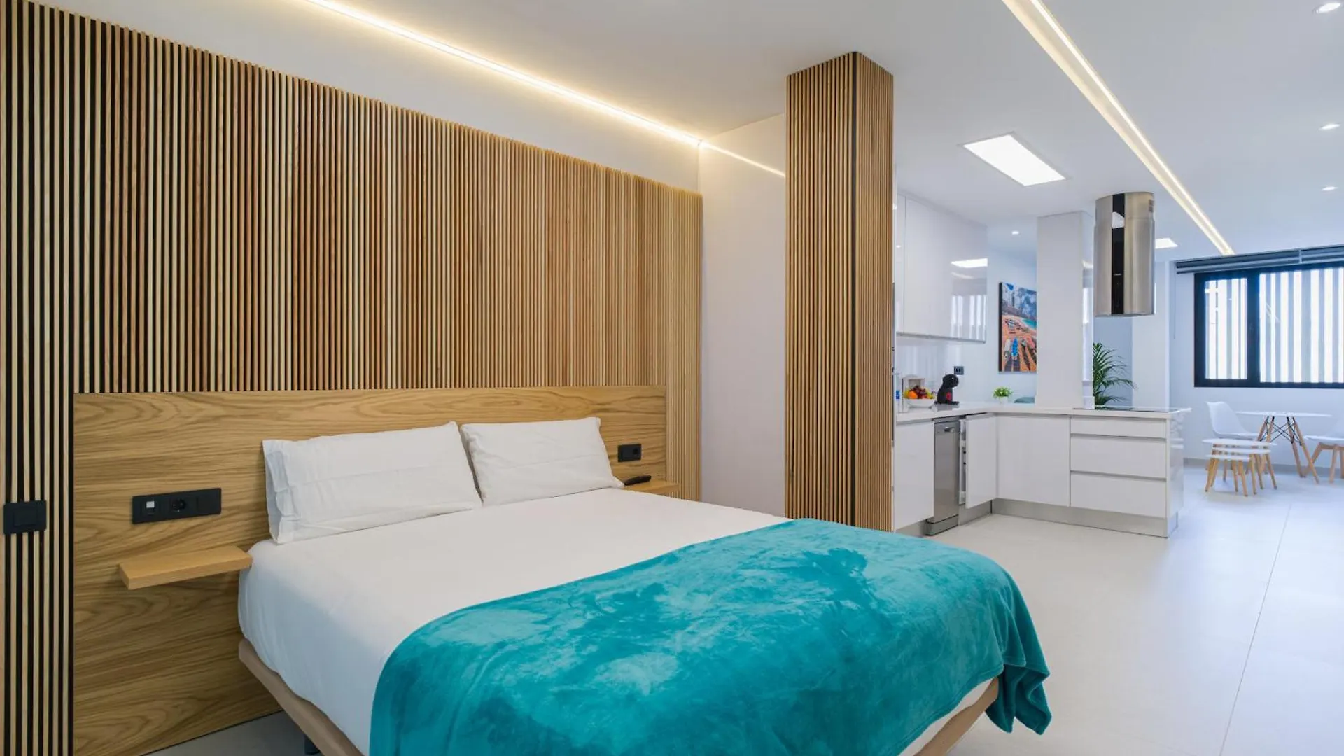 Camden Home By Canariasgetaway contacts